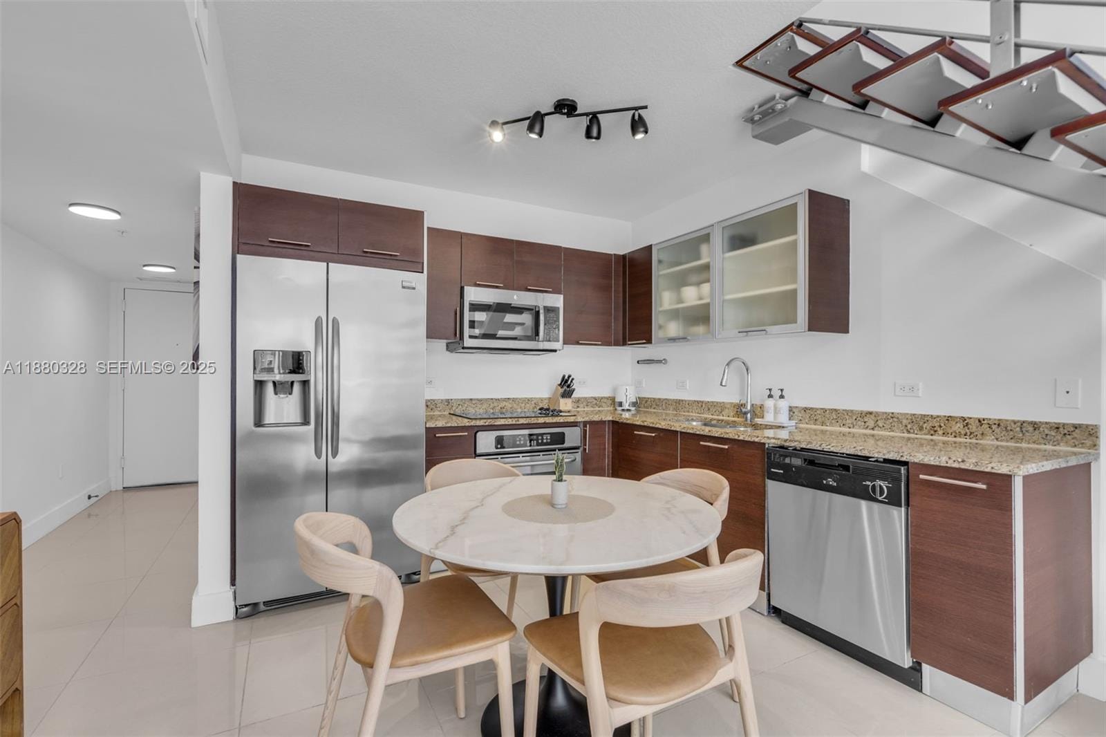 41 SE 5th Street 1112, Miami, FL 33131 photo 3