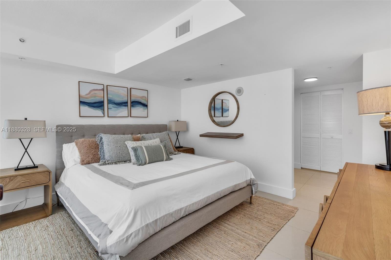 41 SE 5th Street 1112, Miami, FL 33131 photo 9