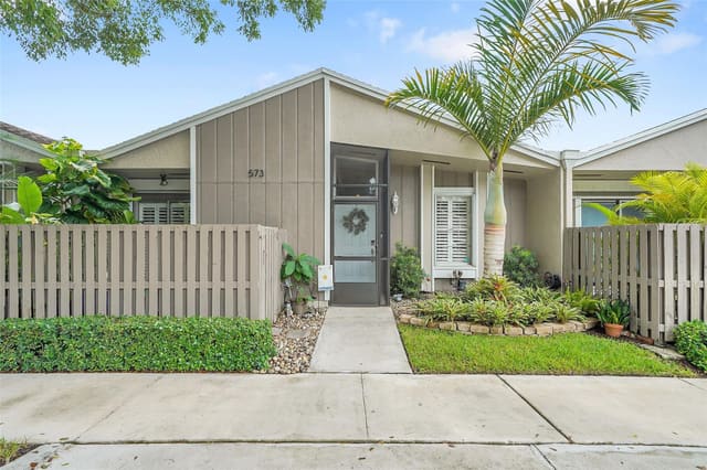 573 Woodgate Circle, sold in Woodgate, Miami, FL