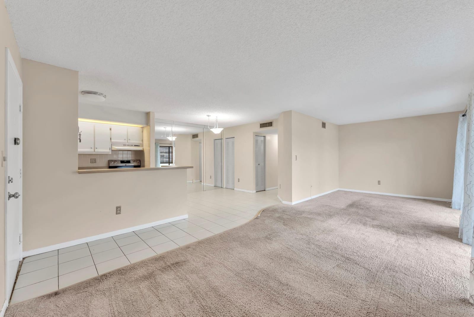 9947 N Belfort Circle 114 — photo 5