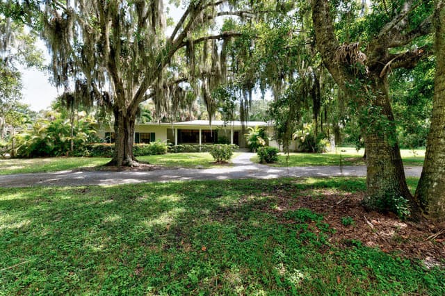 860 27th Avenue, Vero Beach, FL 32960