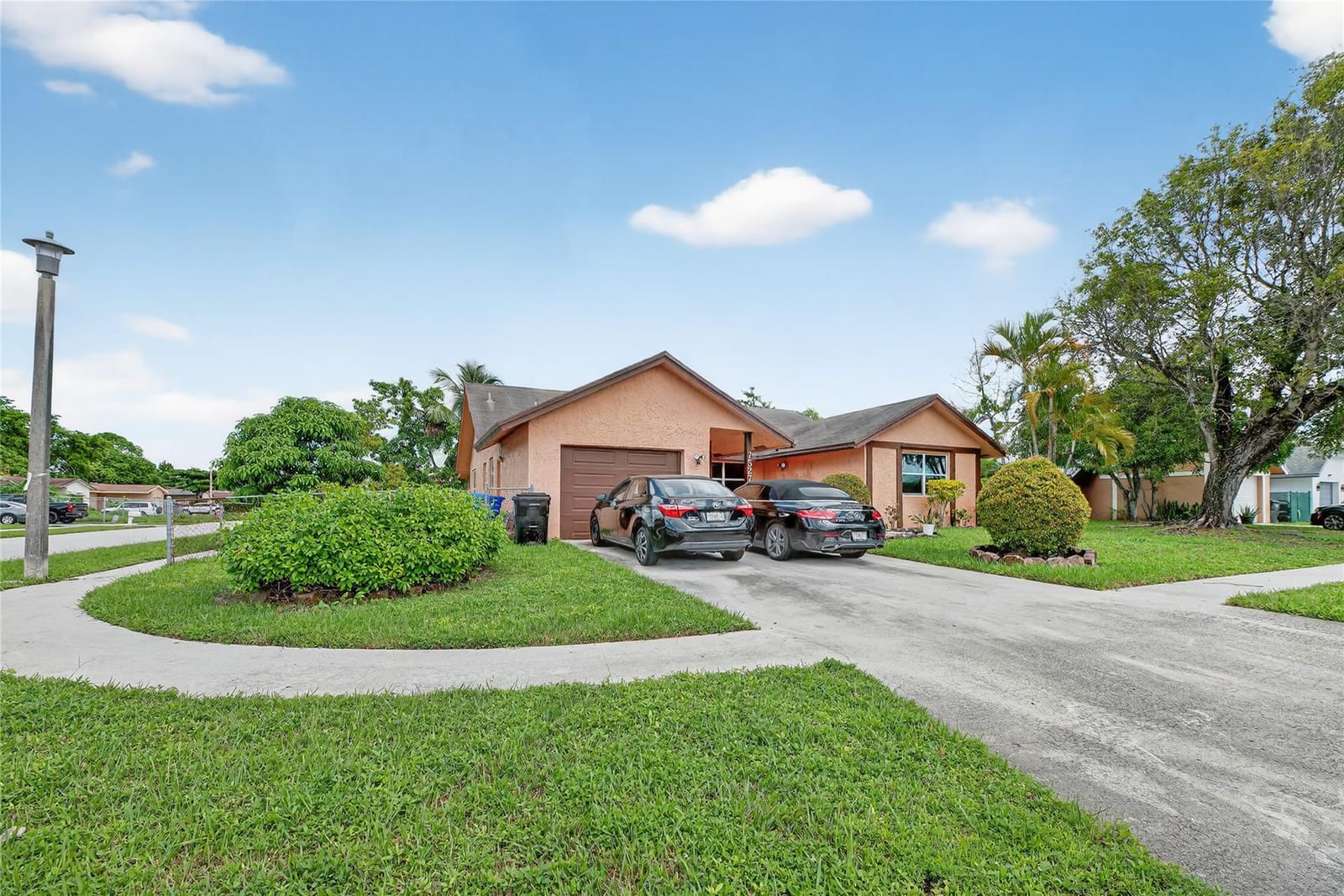 7527 SW 7th Place, North Lauderdale, FL 33068