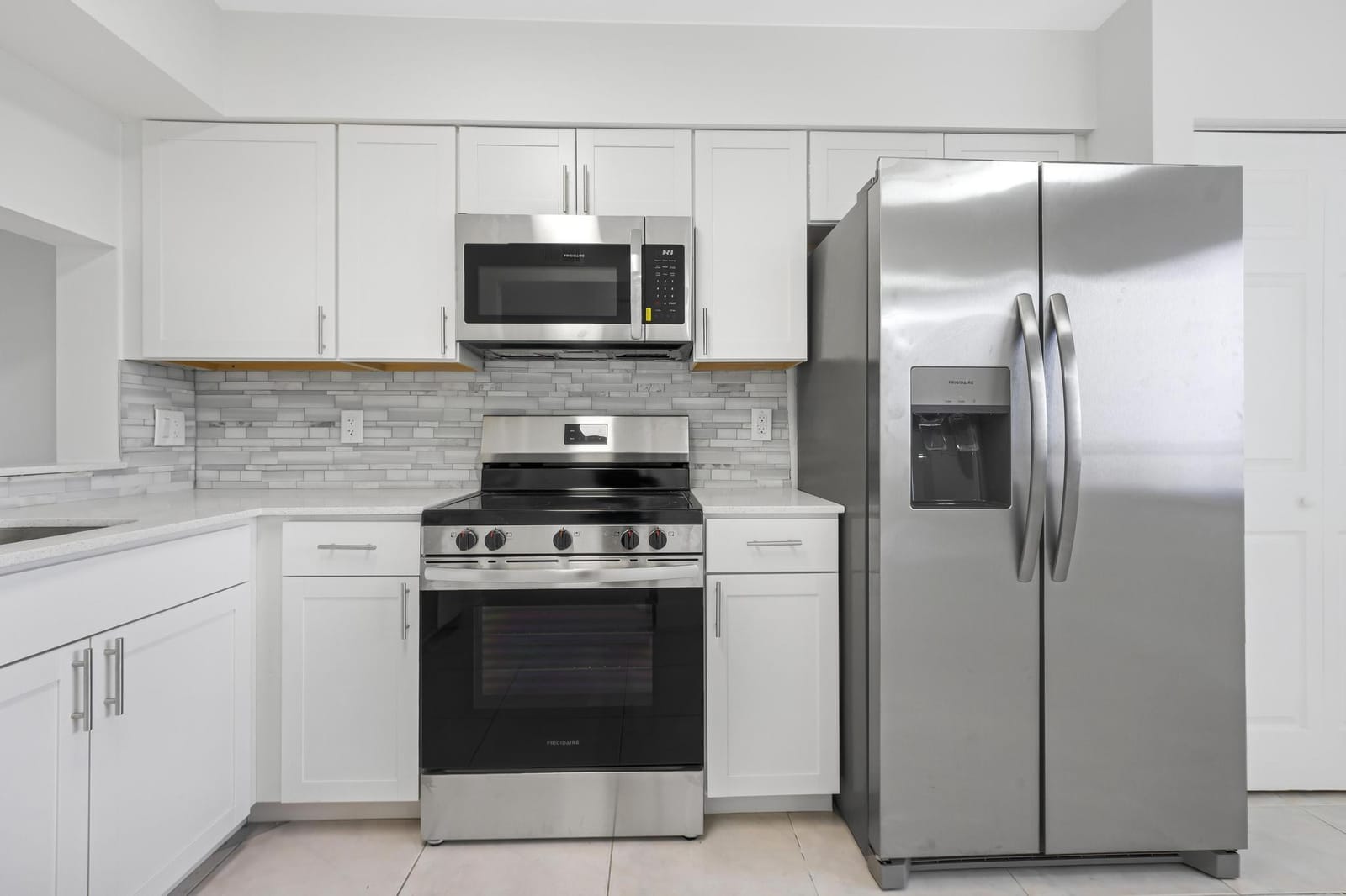2200 S Cypress Bend Drive 805 — photo 7
