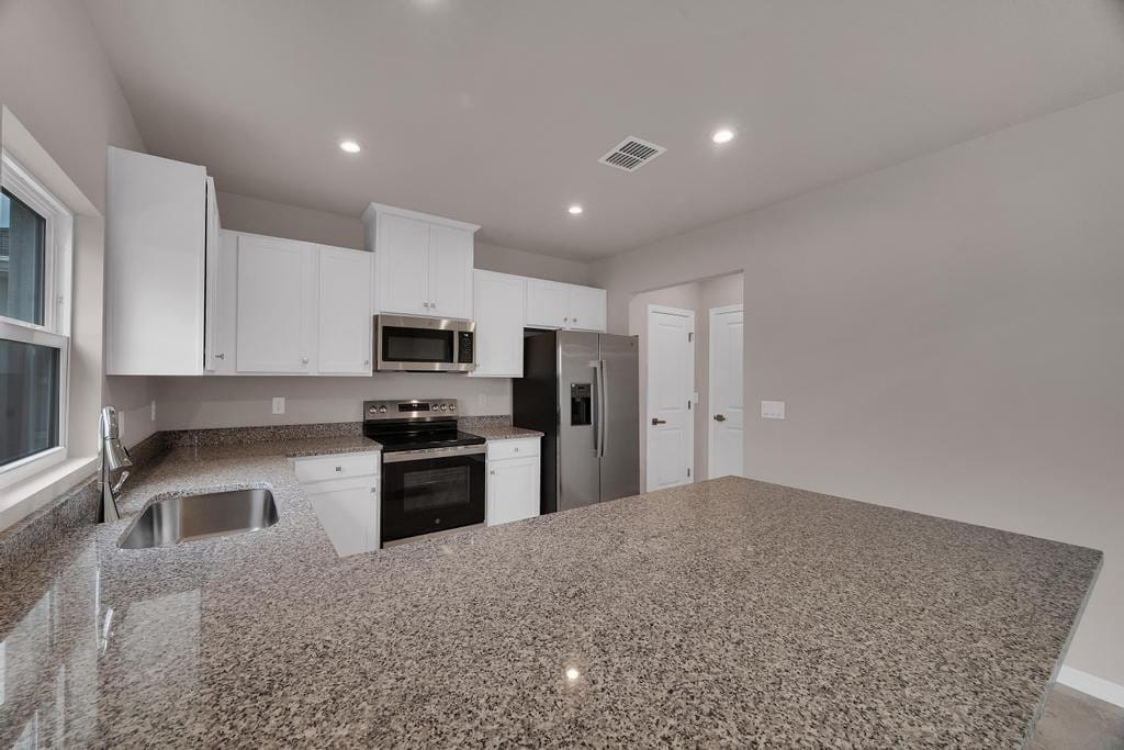 15613 SW American Street — photo 8