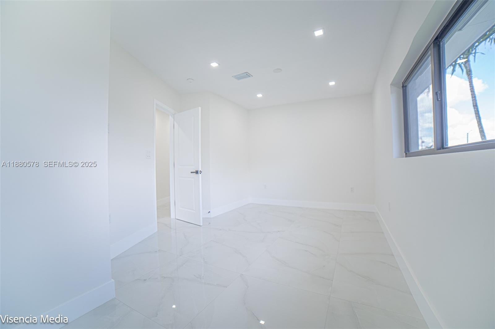 6320 NW 113th Terrace, Hialeah, FL 33012 photo 14