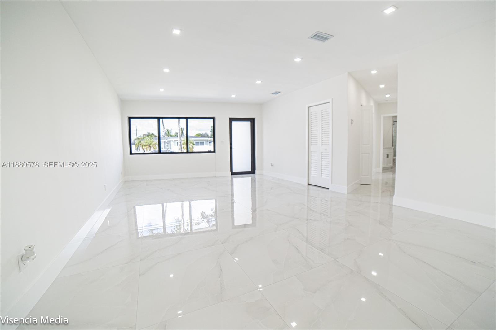 6320 NW 113th Terrace, Hialeah, FL 33012 photo 6