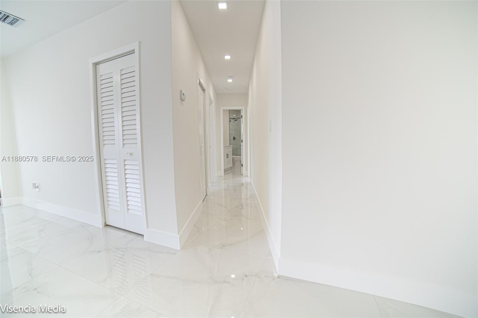6320 NW 113th Terrace, Hialeah, FL 33012 photo 7