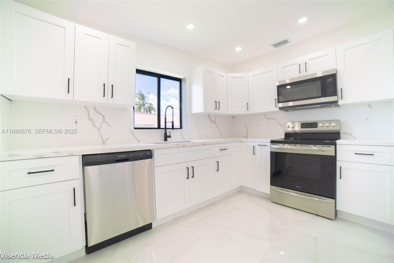 6320 NW 113th Terrace, Hialeah, FL 33012 photo 8