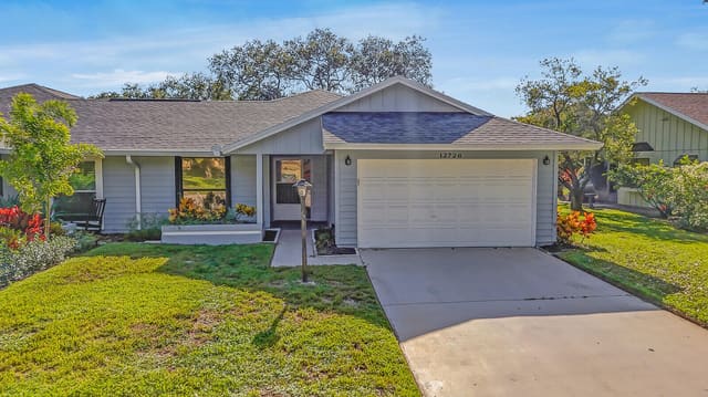 12726 SE Pinehurst Court, Hobe Sound, FL 33455