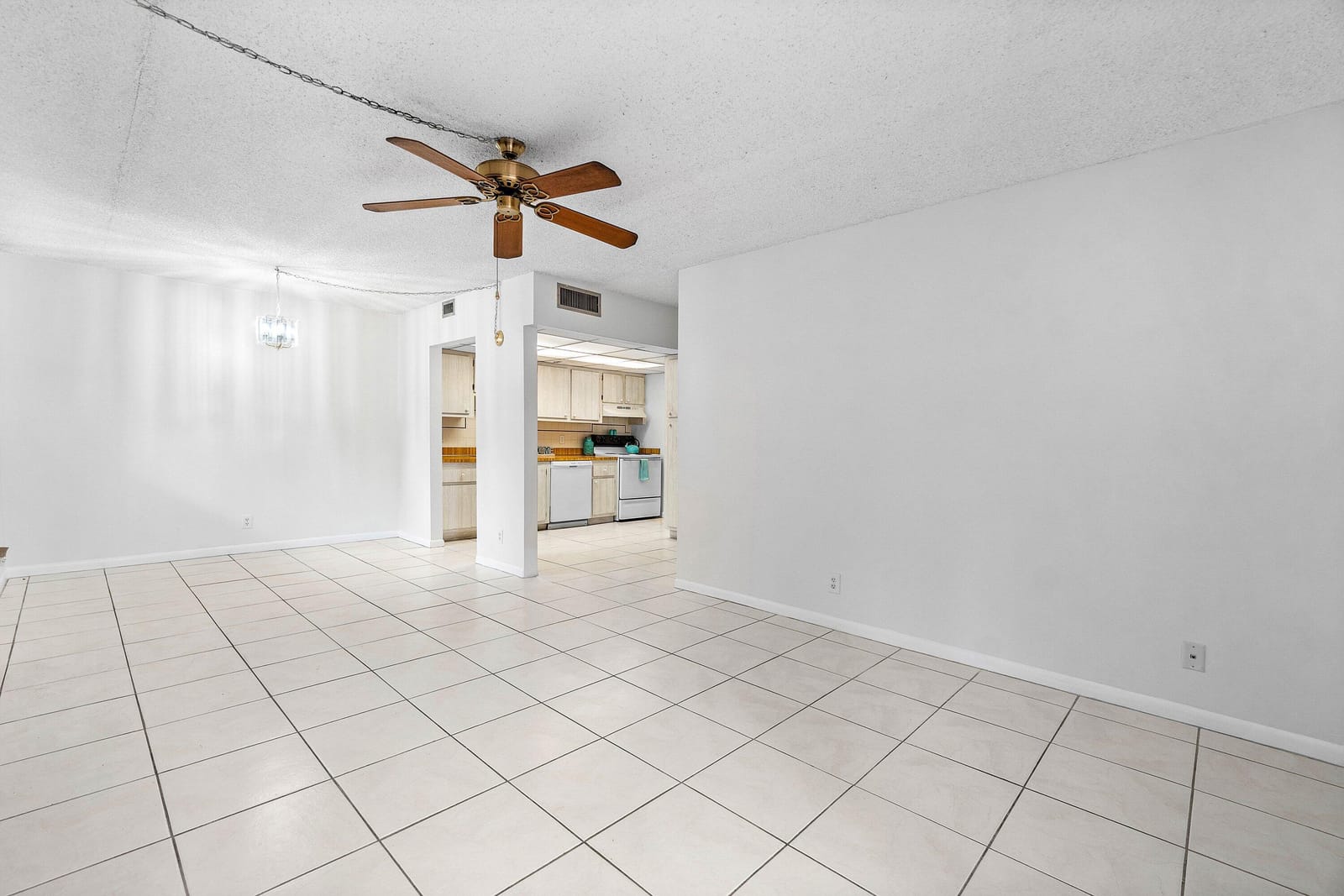 1876 Fairview Villas Drive 3 — photo 11