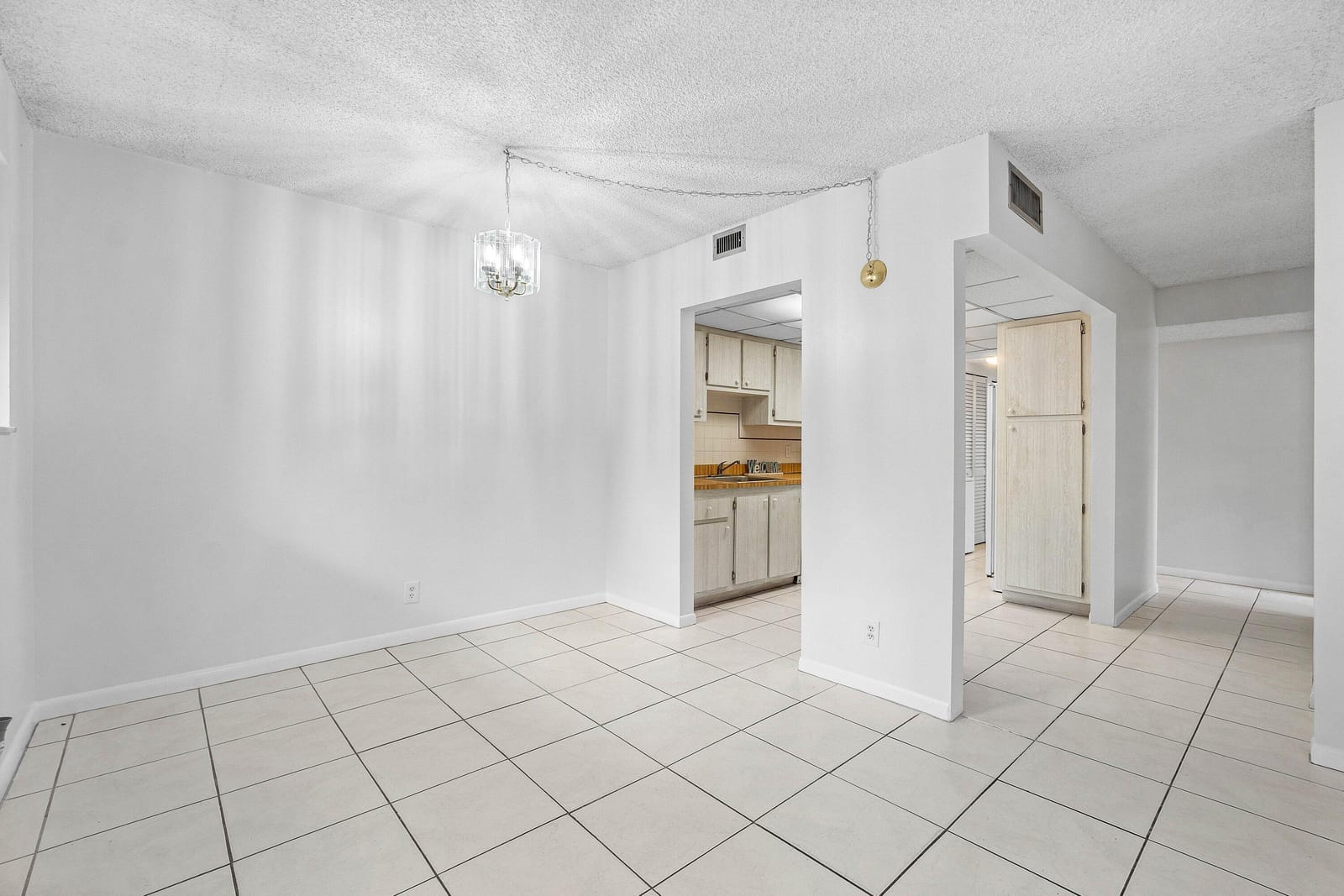 1876 Fairview Villas Drive 3, Palm Springs, FL 33406 photo 14