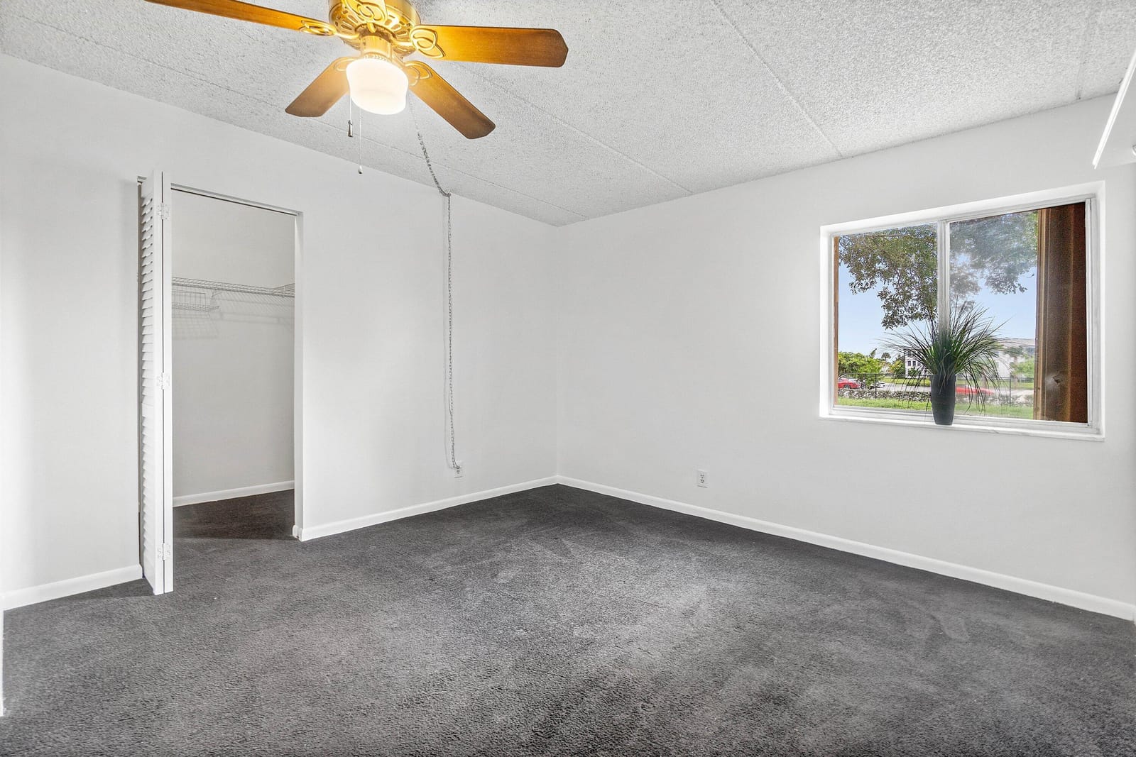 1876 Fairview Villas Drive 3, Palm Springs, FL 33406 photo 16