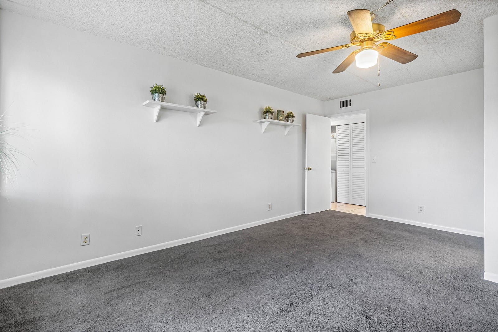 1876 Fairview Villas Drive 3, Palm Springs, FL 33406 photo 20