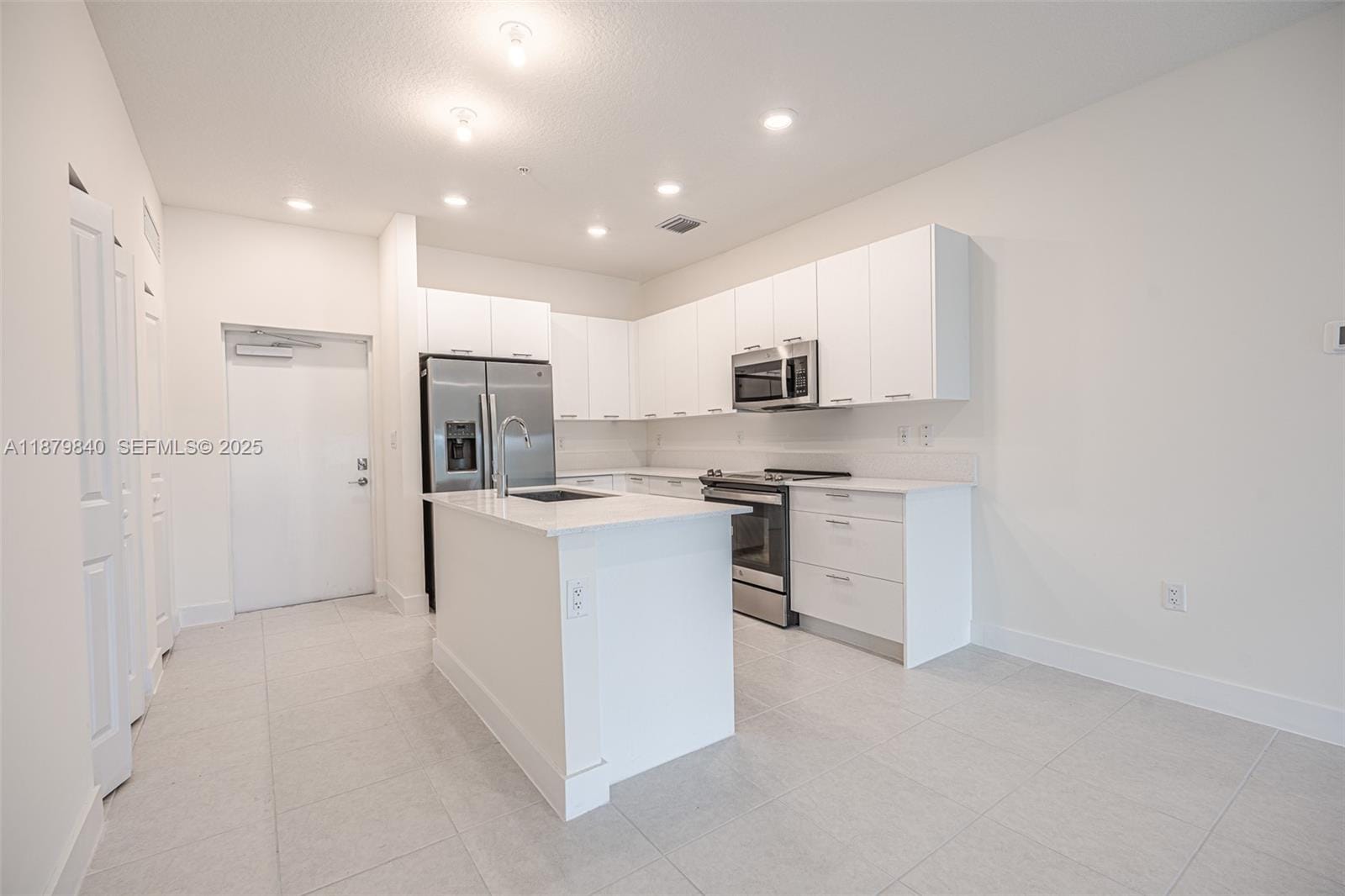 8001 NW 41st Street F-208 — photo 9