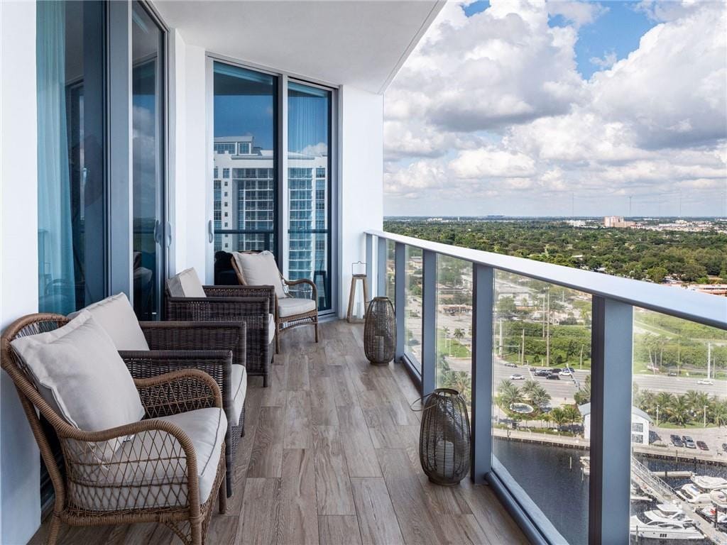 17111 Biscayne Boulevard 2105 + 1 BOAT SLIP 100 ft, North Miami Beach, FL 33160 photo 19