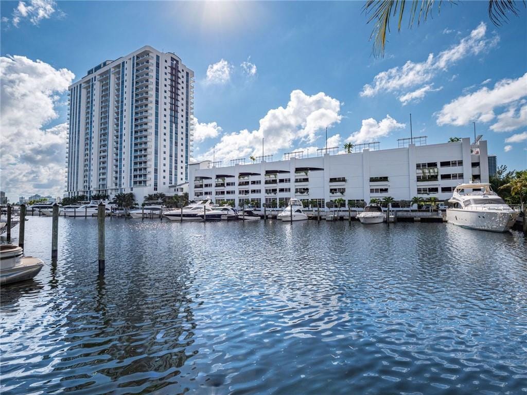 17111 Biscayne Boulevard 2105 + 1 BOAT SLIP 100 ft — photo 3