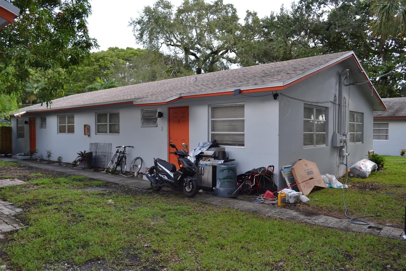 870 SW 28th Street — photo 2