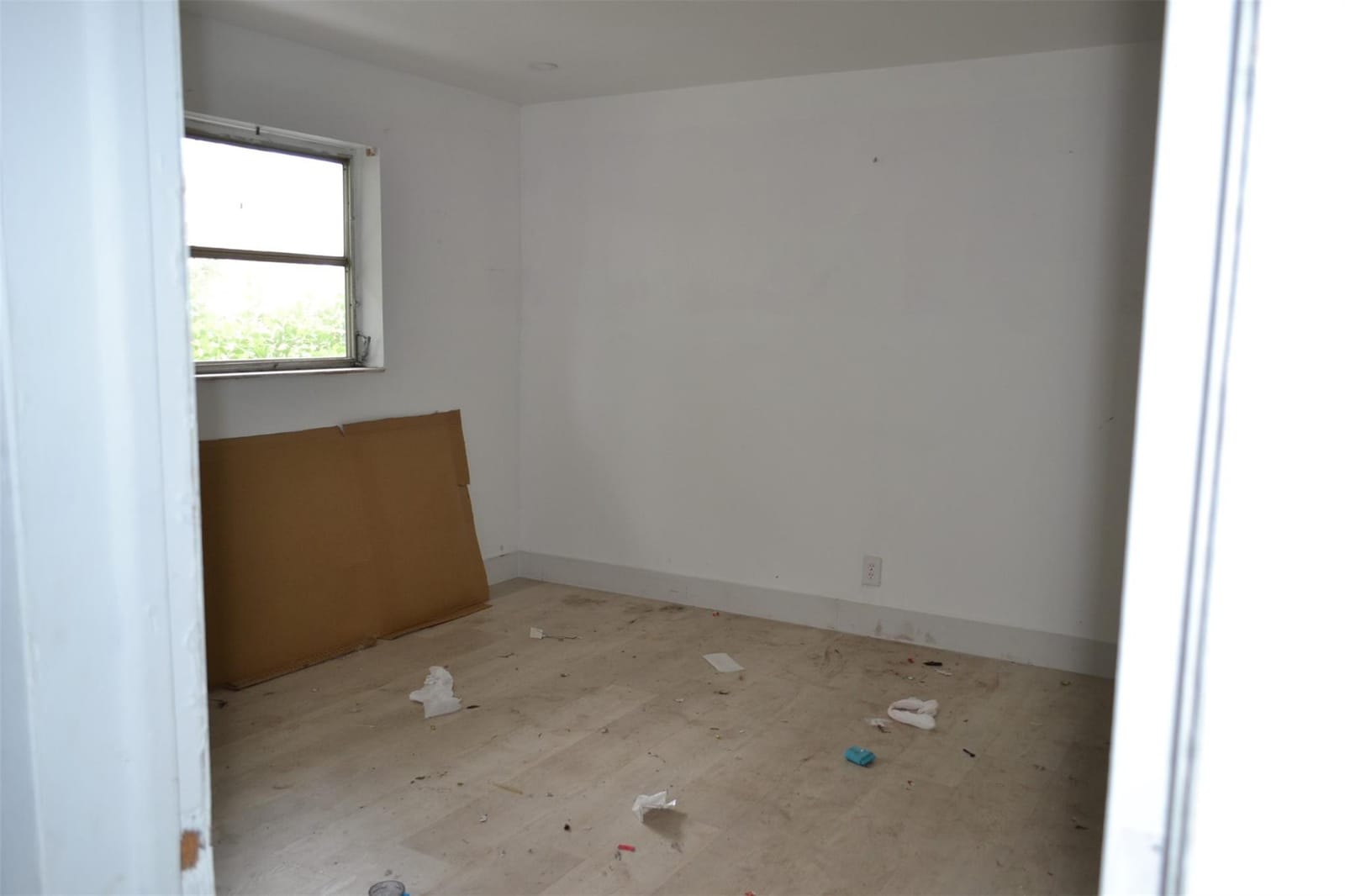 870 SW 28th Street — photo 11