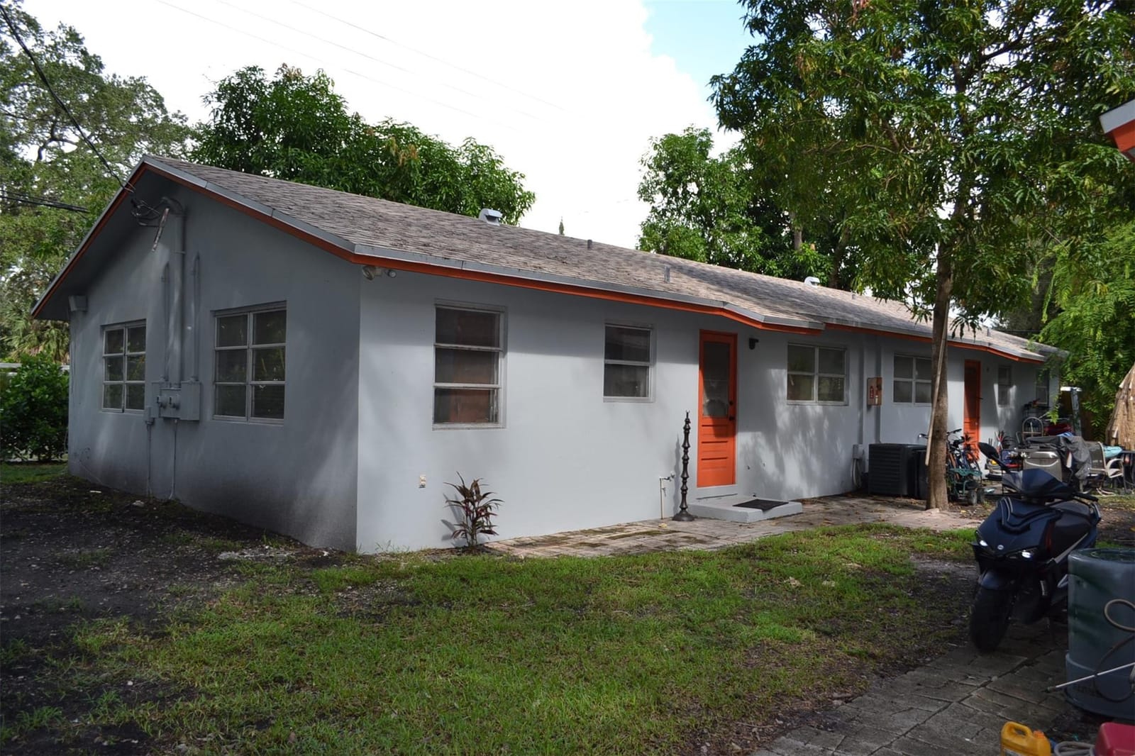 870 SW 28th Street — photo 3