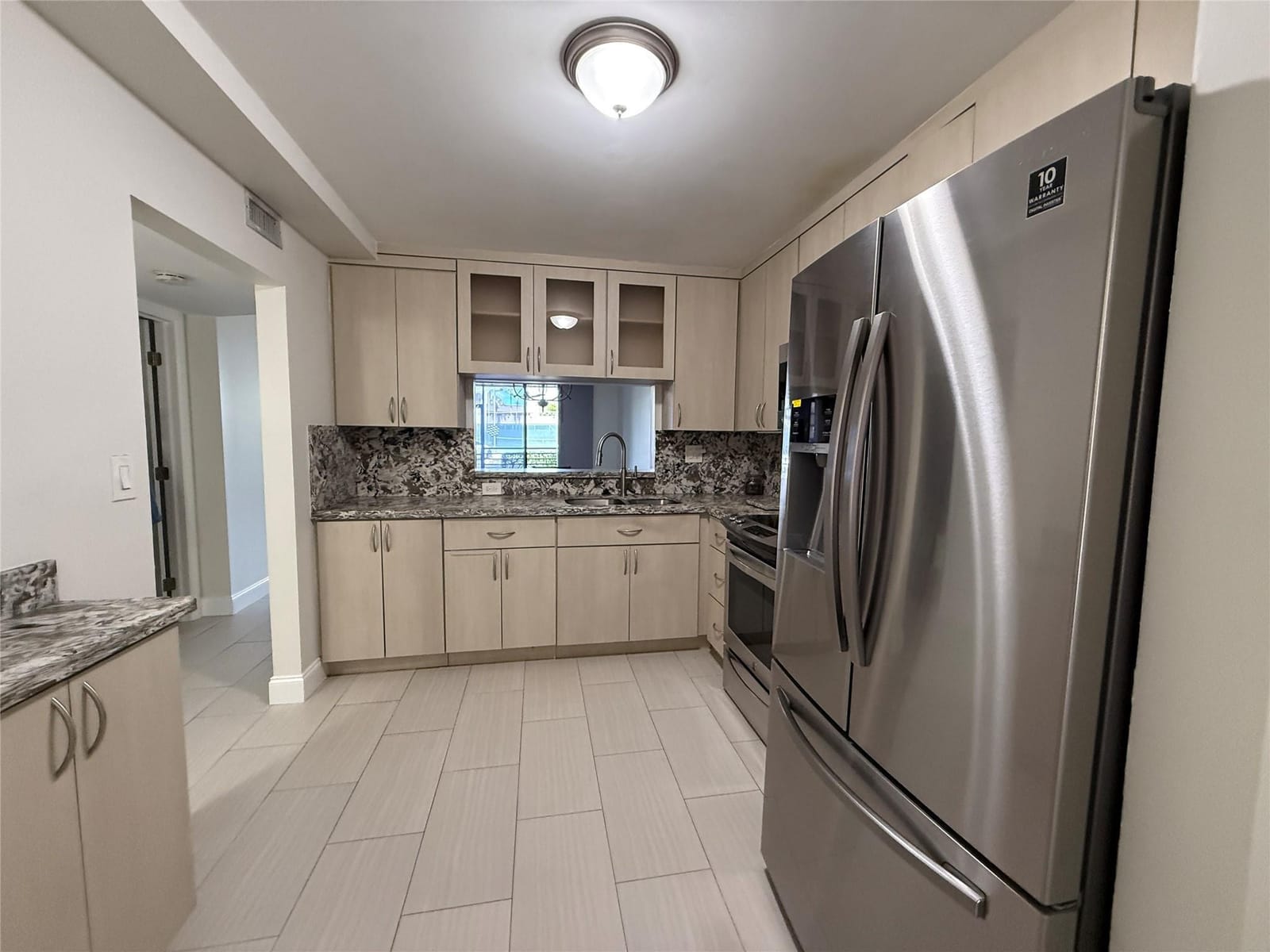 1001 Colony Point Circle 107, Pembroke Pines, FL 33026