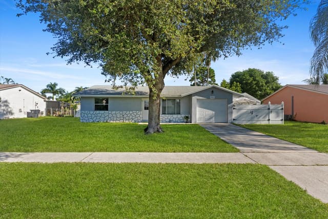 4561 Vespasian Court, sold in Concept Homes of Lantana, Lake Worth, FL