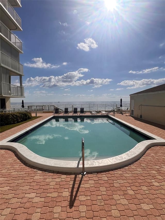 3540 S Ocean Boulevard 111, sold in Le Chateau Royal Condo, South Palm Beach, FL