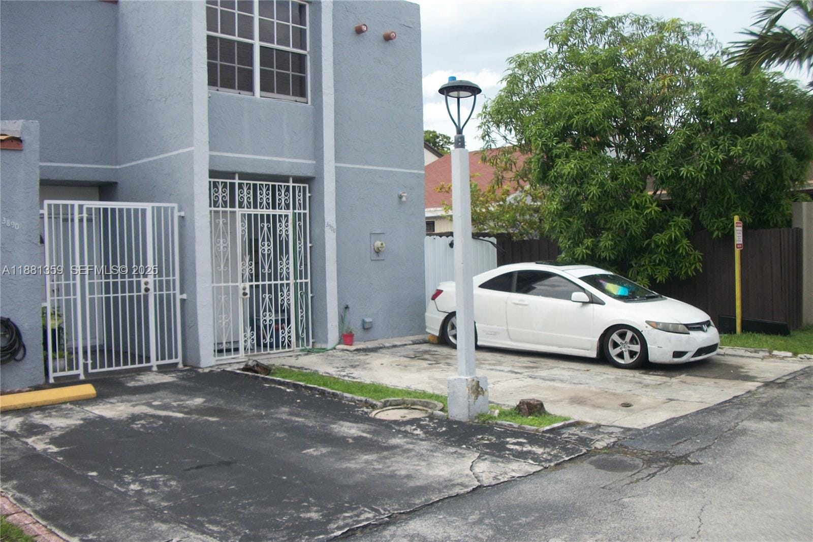 3900 W 8th Lane 16, Hialeah, FL 33012
