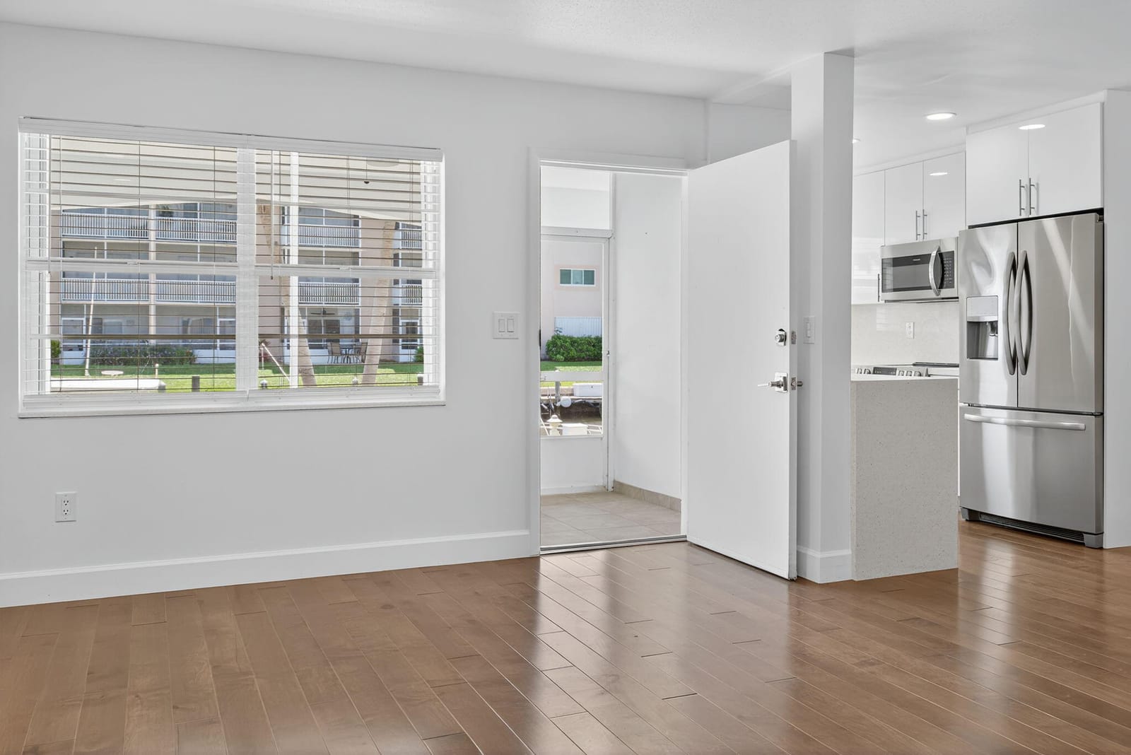 110 Shore Court 114 — photo 6