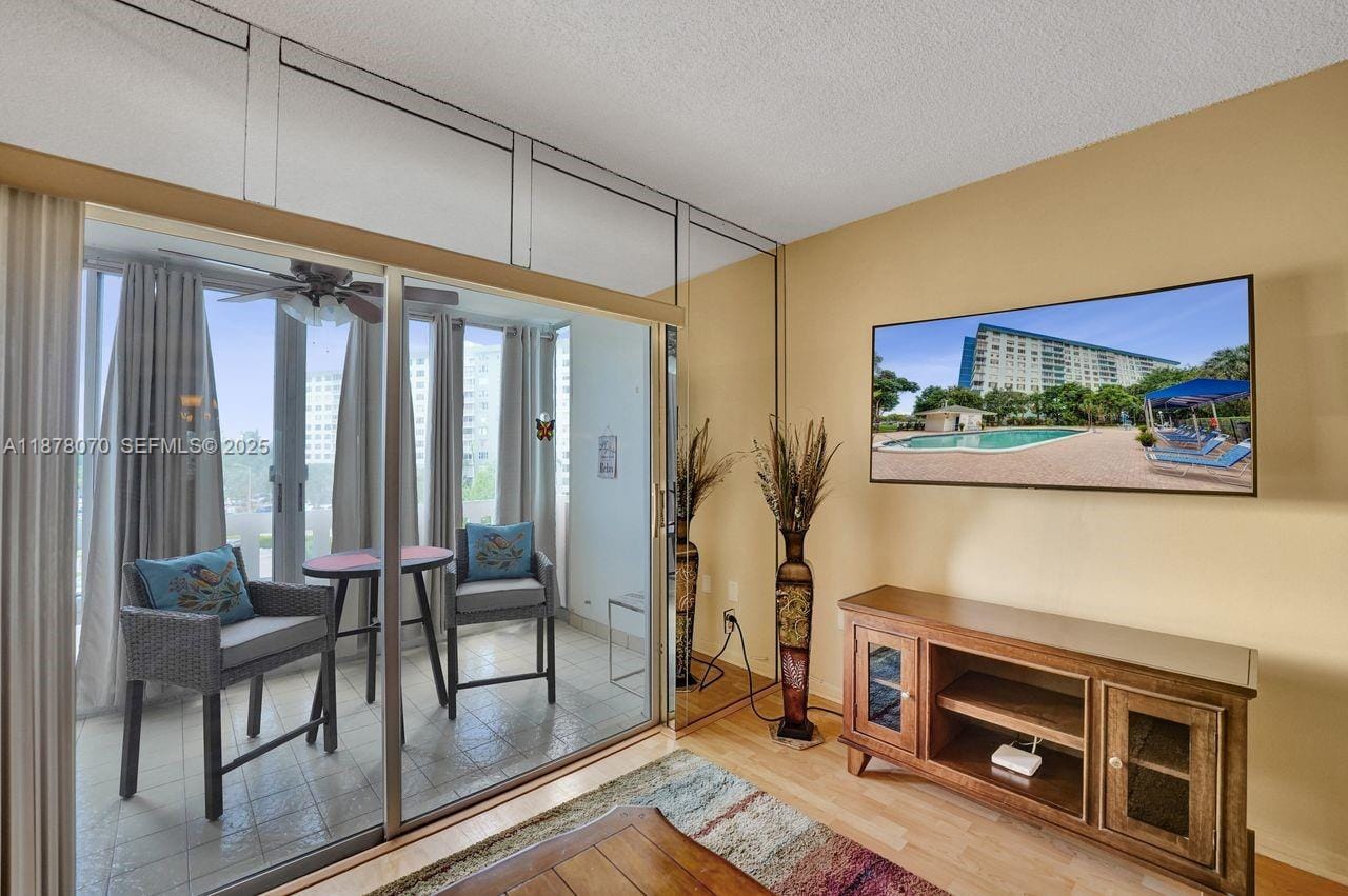 4001 Hillcrest Drive 403, Hollywood, FL 33021 photo 12