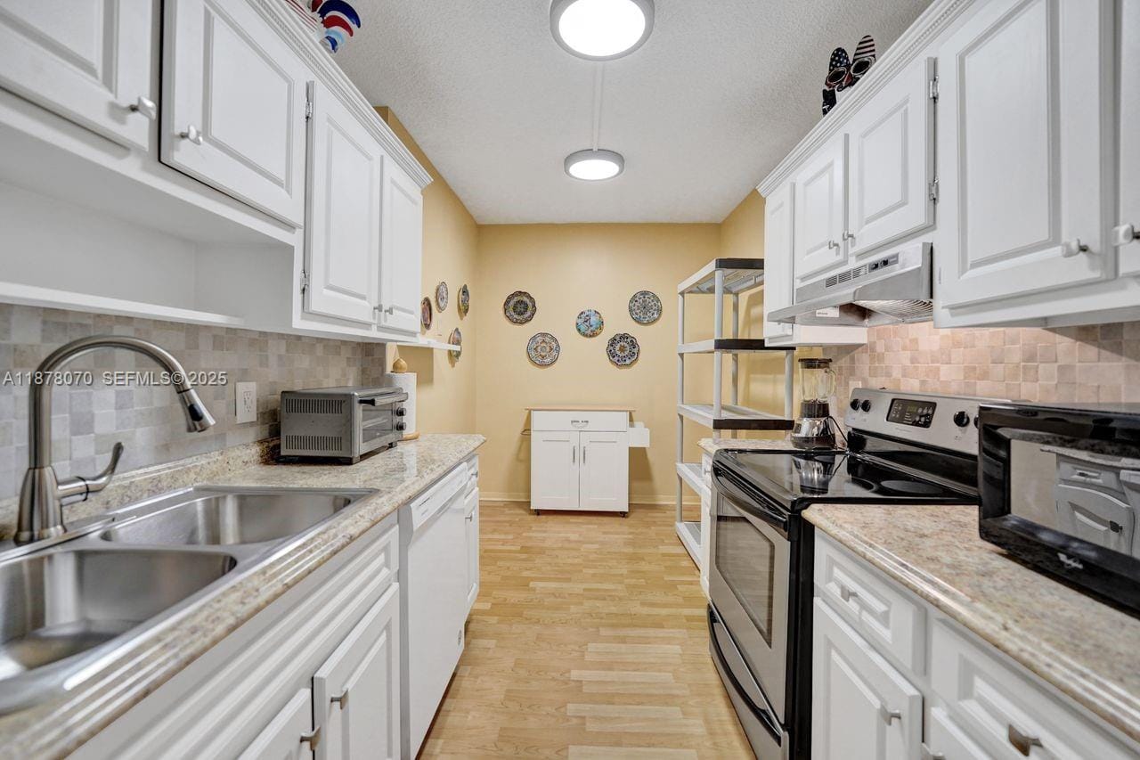 4001 Hillcrest Drive 403, Hollywood, FL 33021 photo 14