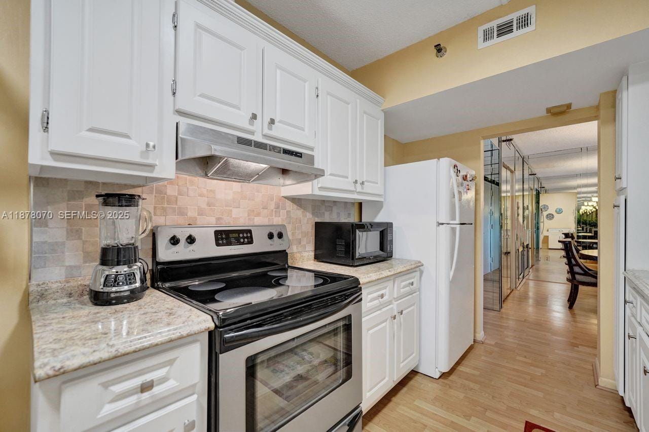 4001 Hillcrest Drive 403, Hollywood, FL 33021 photo 16