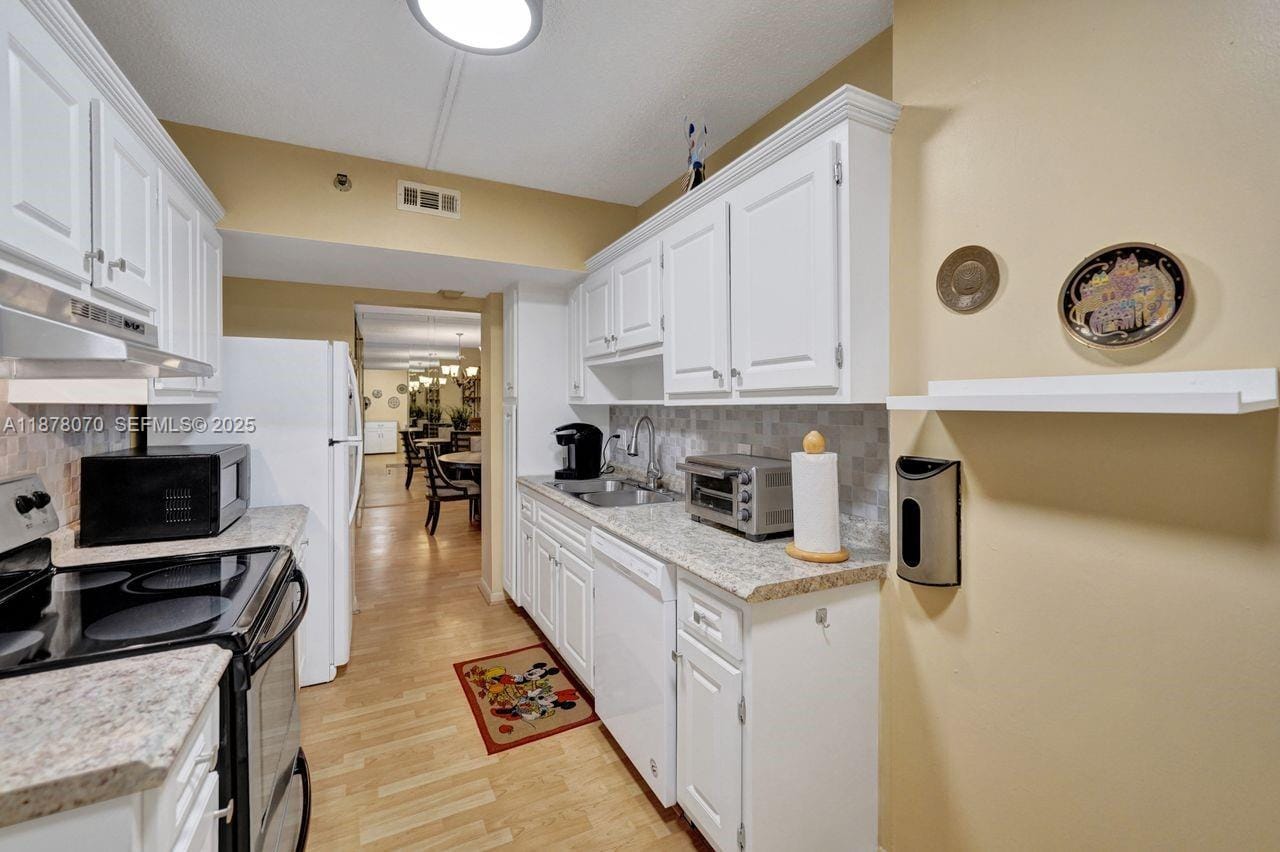 4001 Hillcrest Drive 403, Hollywood, FL 33021 photo 19