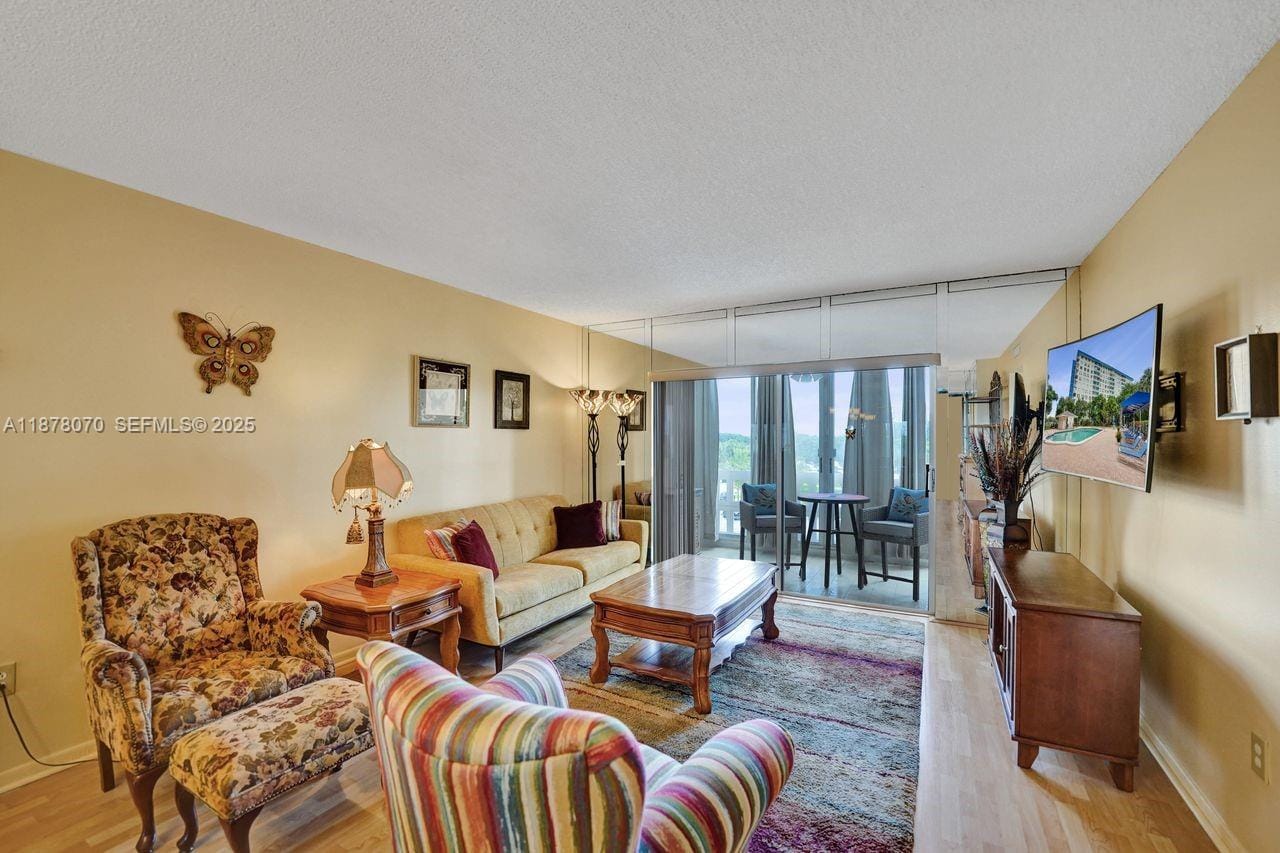 4001 Hillcrest Drive 403, Hollywood, FL 33021 photo 8