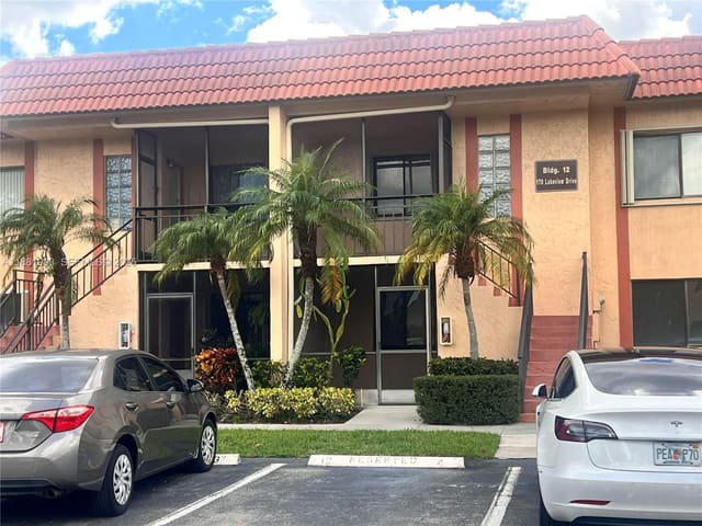 170 Lakeview Drive 103, sold in Racquet Club Apartments A, Weston, FL
