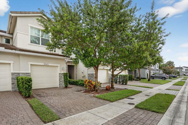 1065 Rio Court, Deerfield Beach, FL 33064