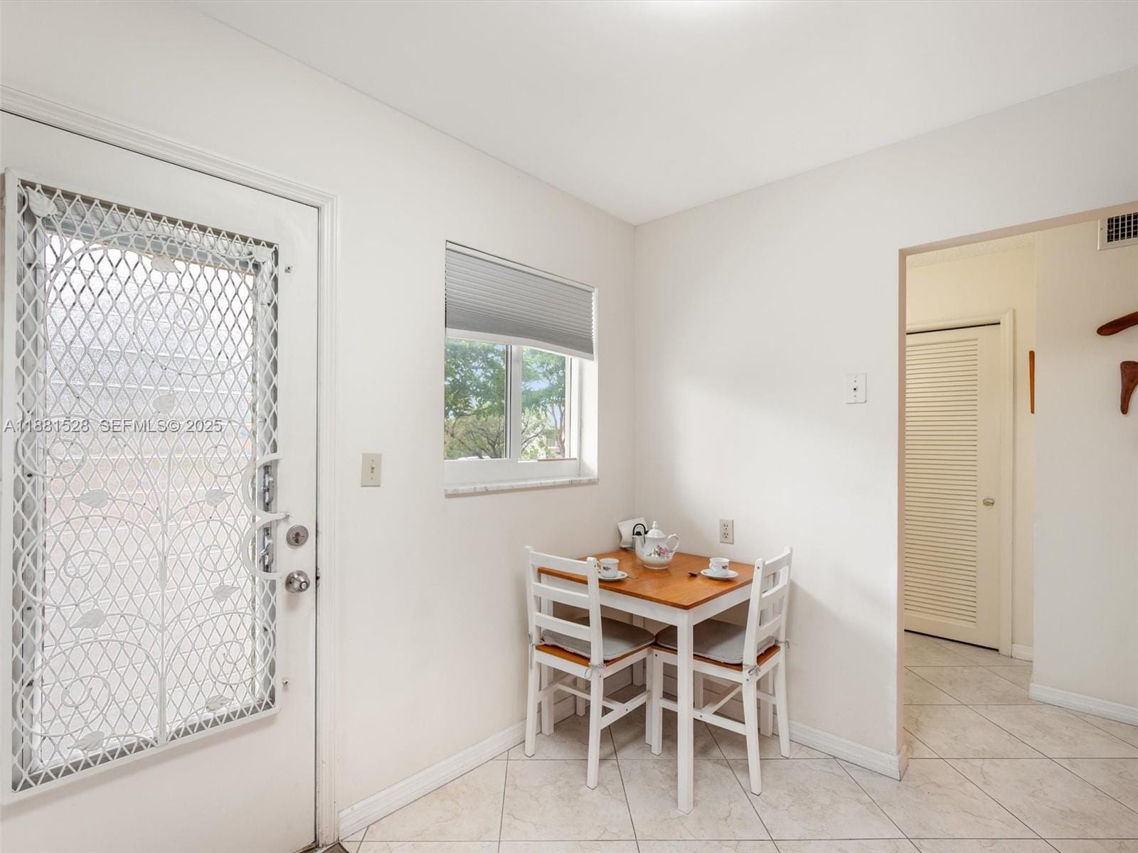 1001 NE 14th Avenue 207, Hallandale Beach, FL 33009 photo 11