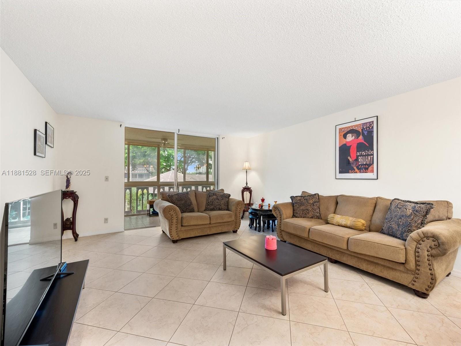 1001 NE 14th Avenue 207, Hallandale Beach, FL 33009 photo 4