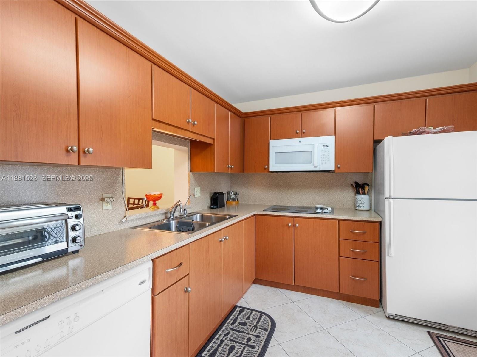 1001 NE 14th Avenue 207, Hallandale Beach, FL 33009 photo 10