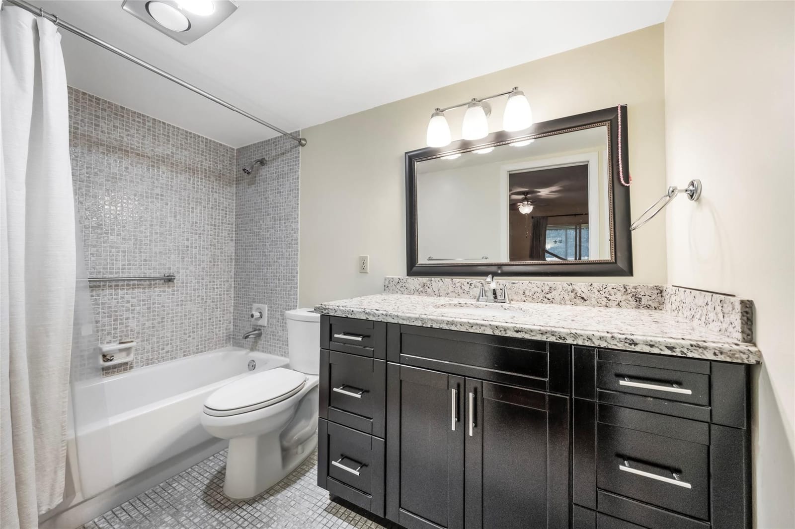 404 Richmond A 404, Deerfield Beach, FL 33442 photo 16