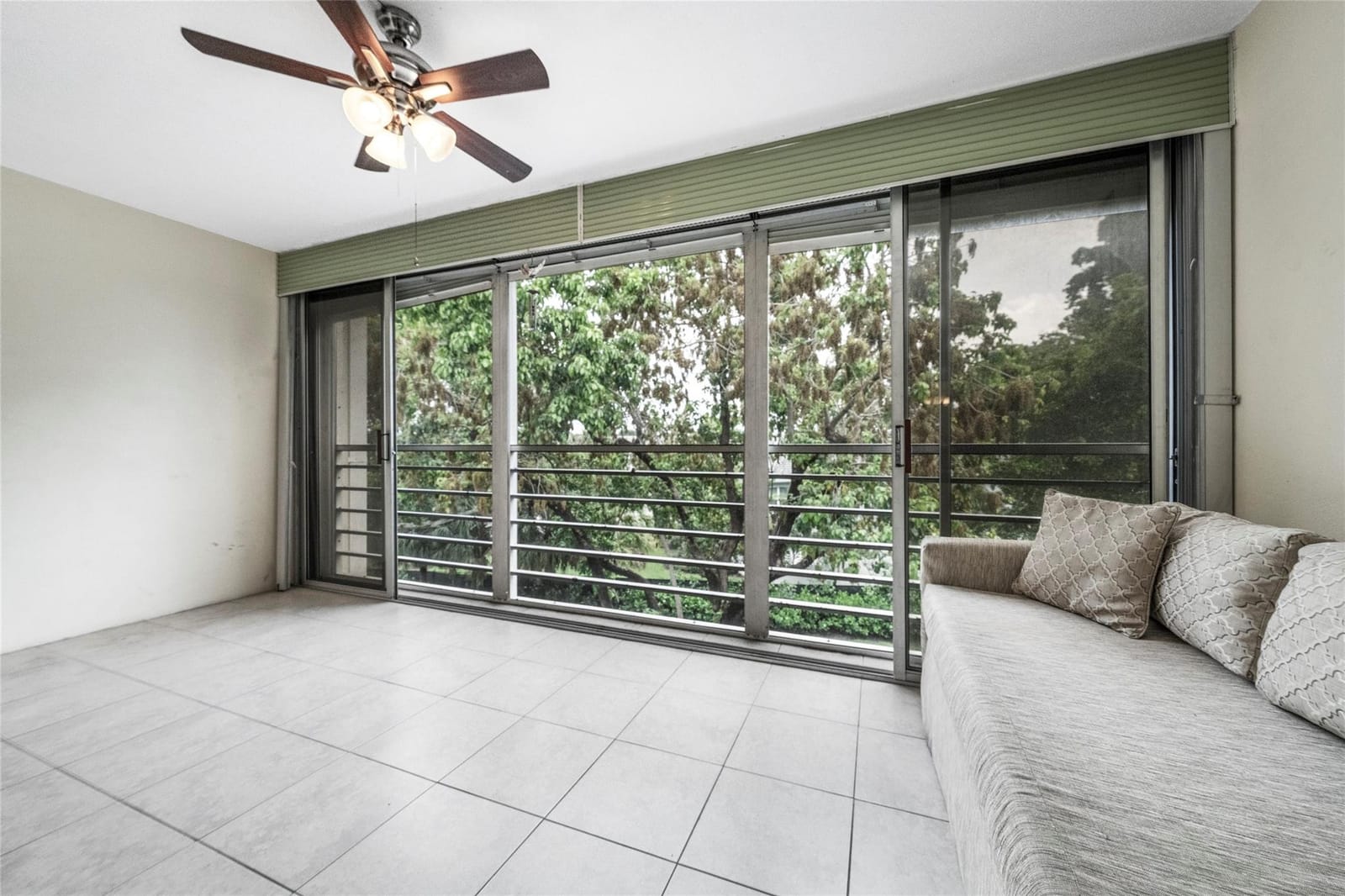 404 Richmond A 404, Deerfield Beach, FL 33442 photo 17