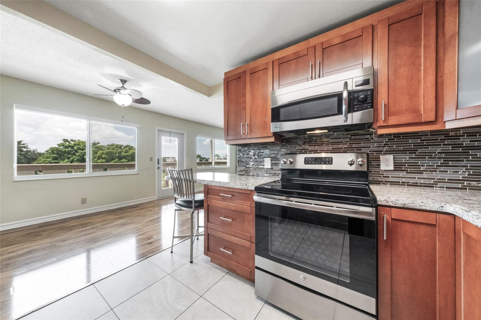 404 Richmond A 404, Deerfield Beach, FL 33442 photo 3