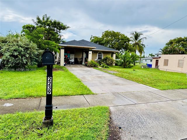 2239 Atlanta Street, Hollywood, FL 33020