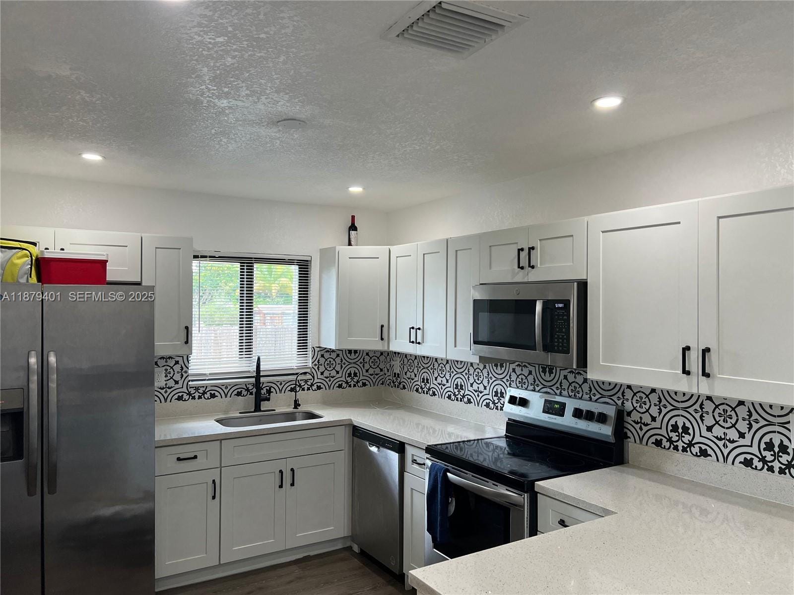 5724 SW 18th Street — photo 11