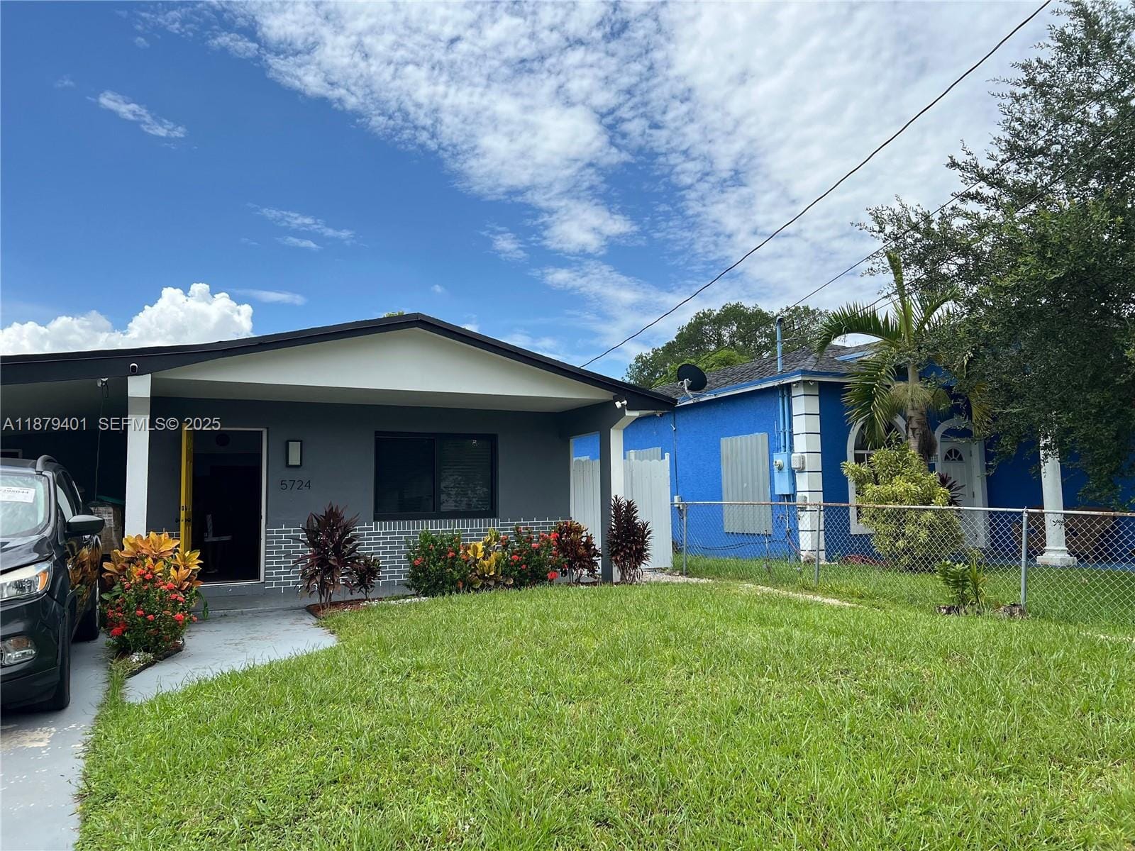 5724 SW 18th Street — photo 3