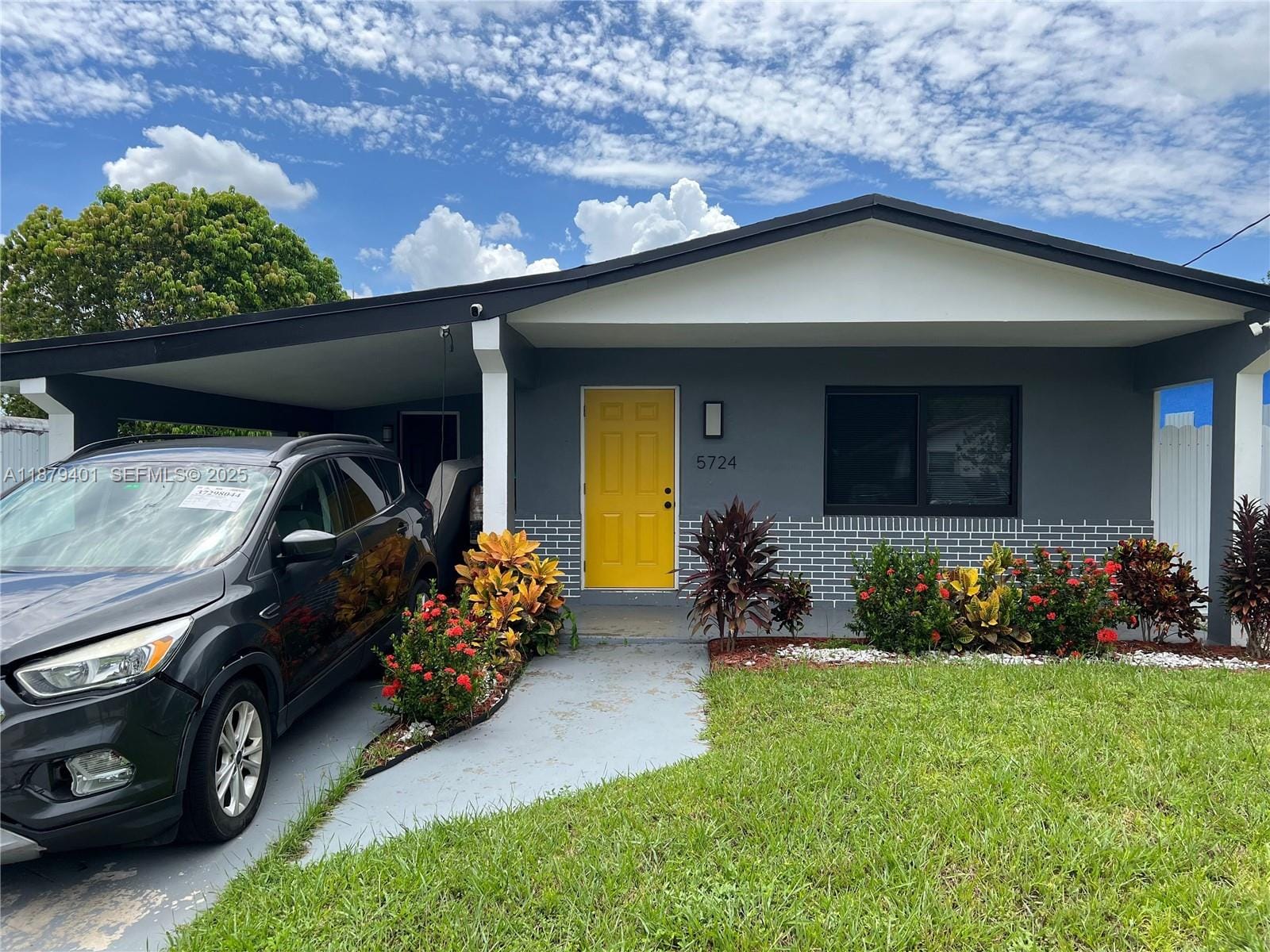 5724 SW 18th Street — photo 4