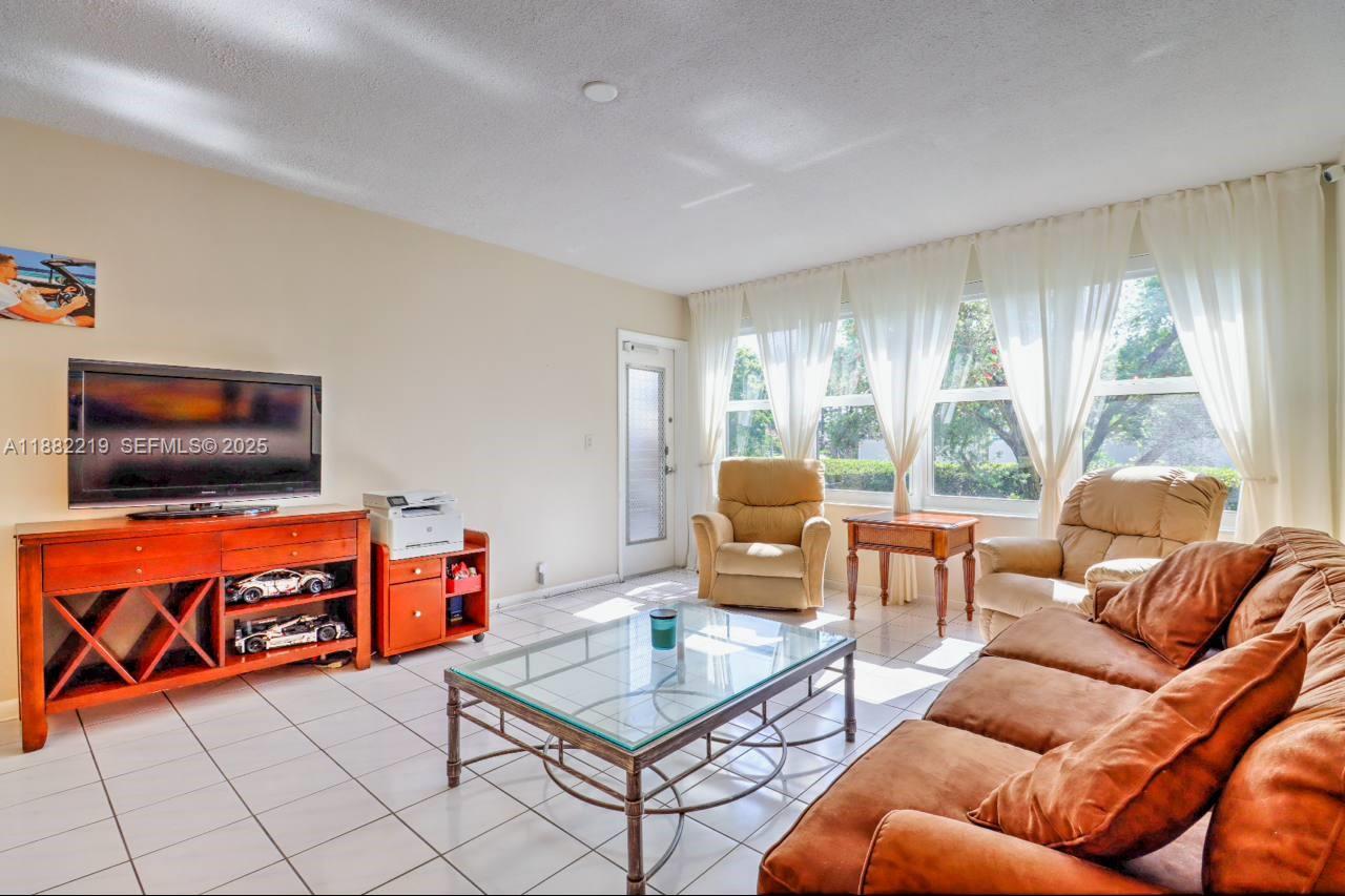 850 NE 12th Avenue 210, Hallandale Beach, FL 33009, Hallandale Beach