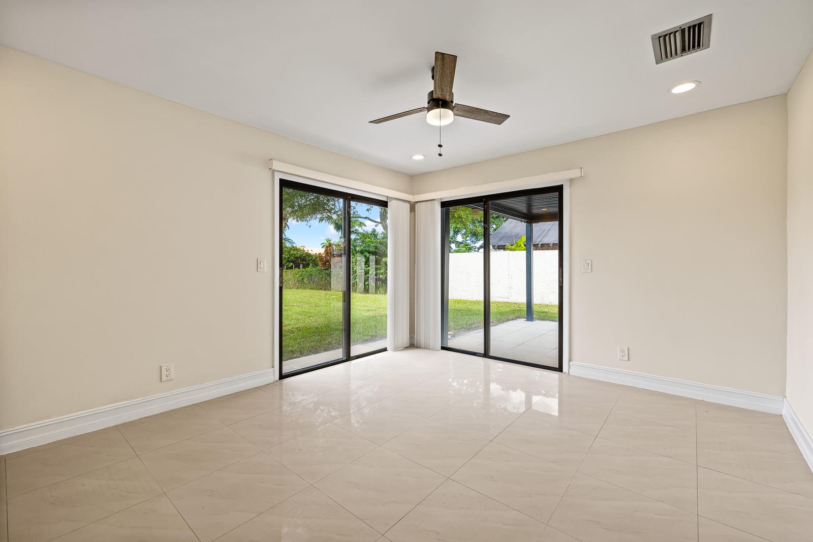 4073 NW 7th Place, Deerfield Beach, FL 33442 photo 16