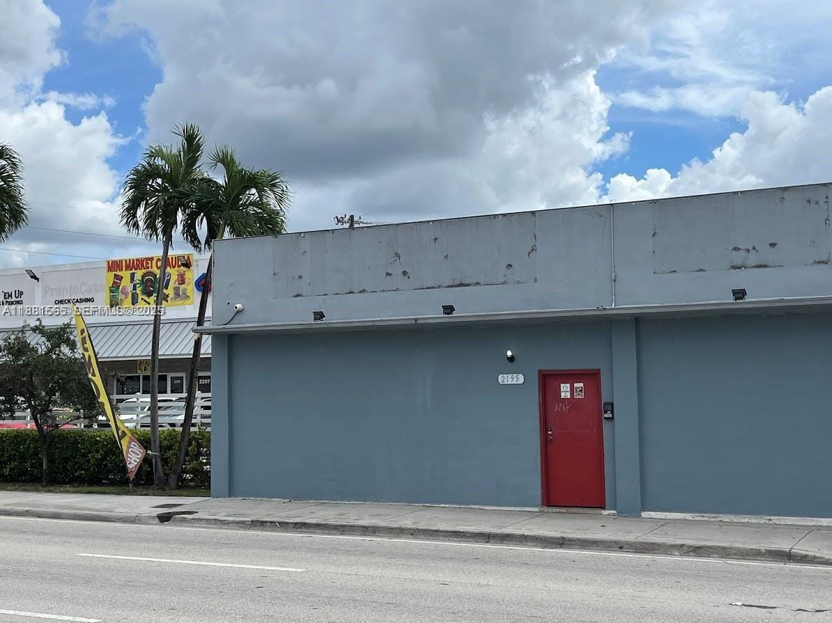 2195 NW 27th Avenue, Miami, FL 33142 photo 2