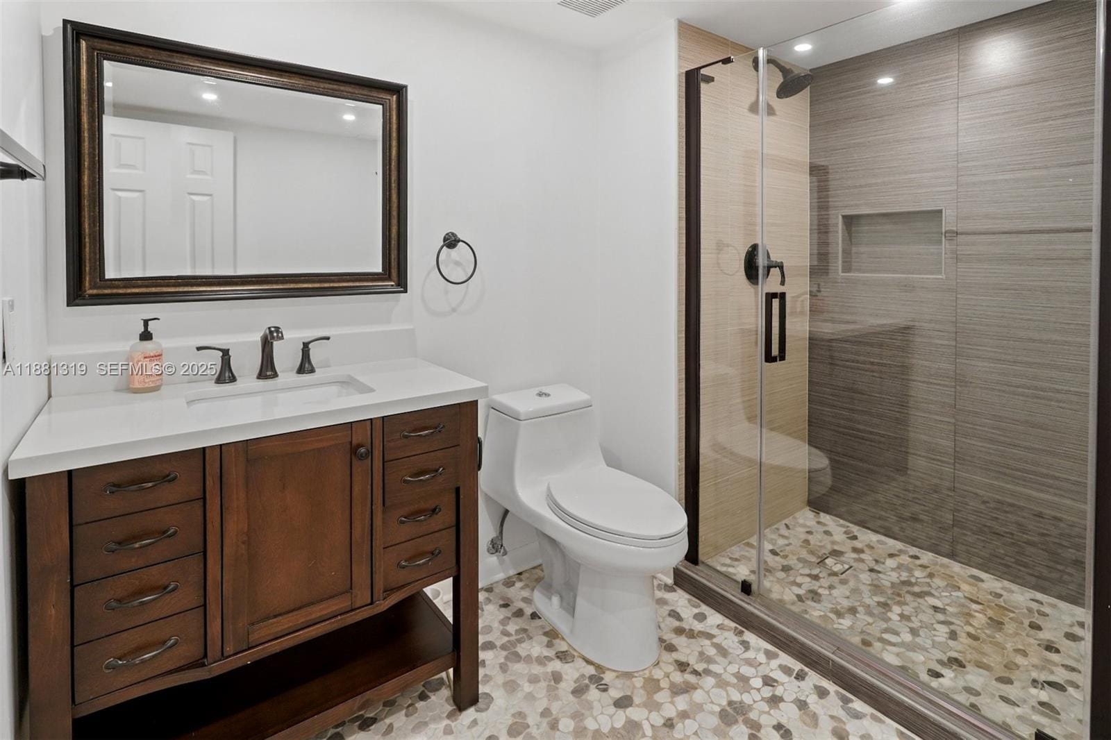 410 Lakeview Drive 204, Weston, FL 33326 photo 21