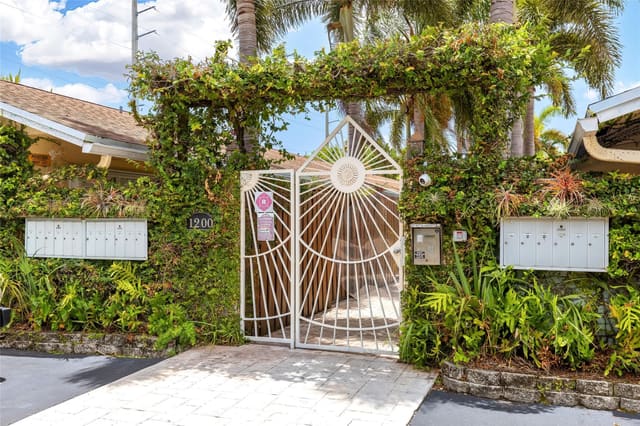 1200 NE 17th Court 8, sold in Las Brisas, Hypoluxo, FL